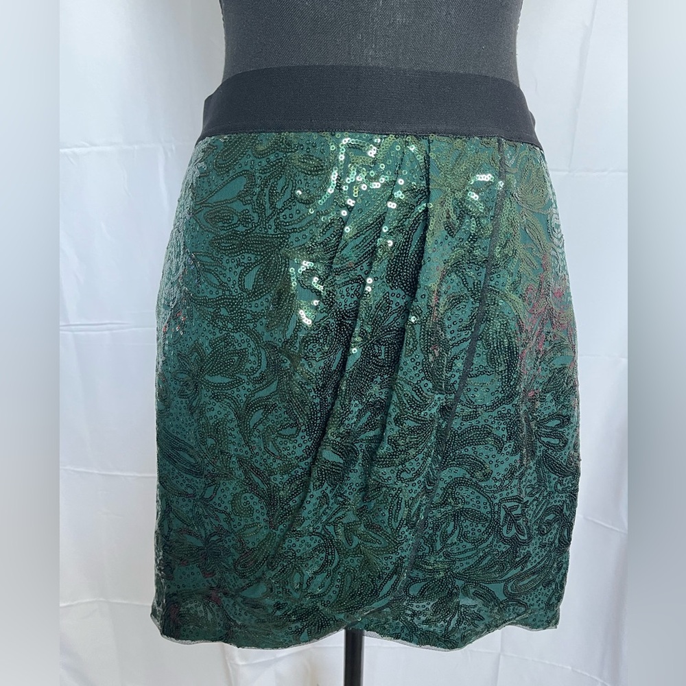 BCBGMAXAZRIA  sequin mini skirt, size M, color Green